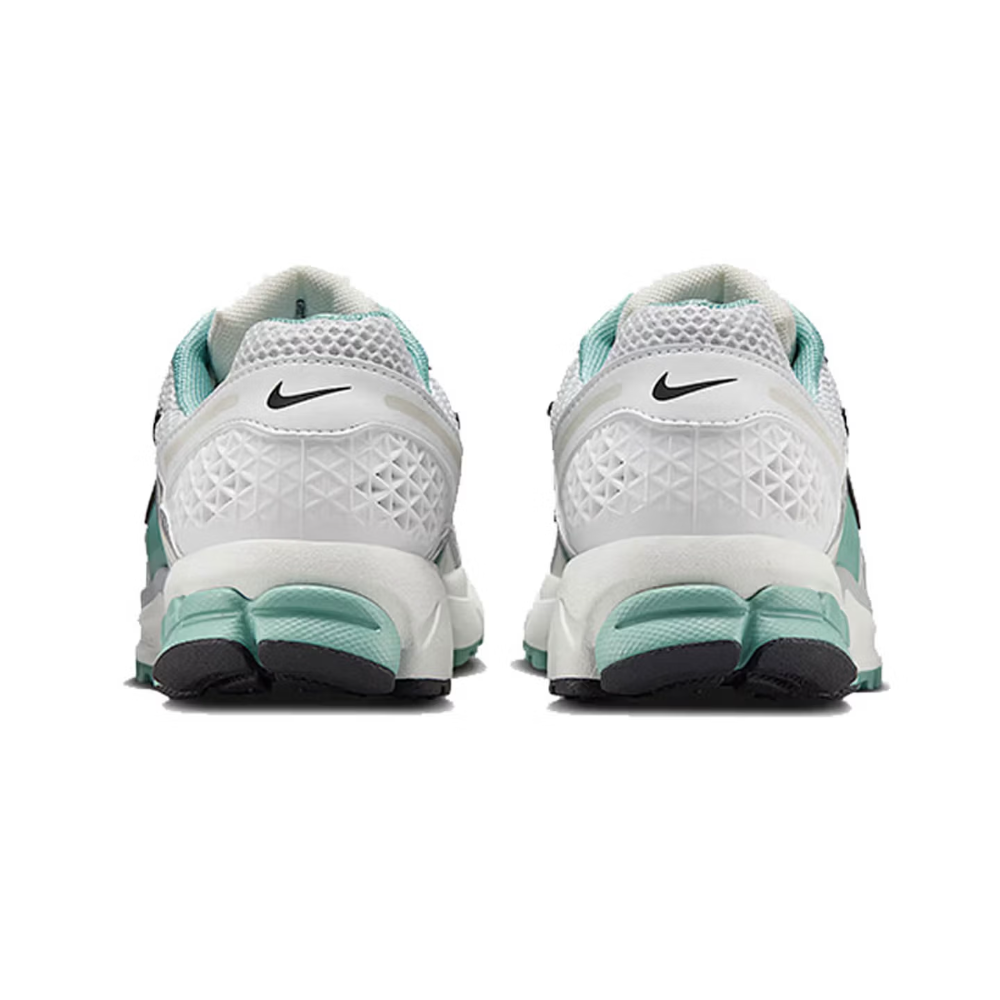 나이키 W NIKE ZOOM VOMERO 5 운동용 컴 - Women Shoes Zoom 리뷰 및 가격